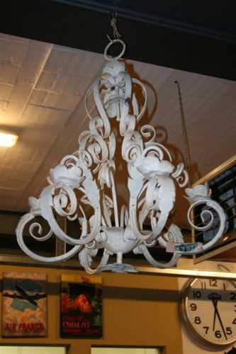 1799 - lampadario in ferro bianco.jpg